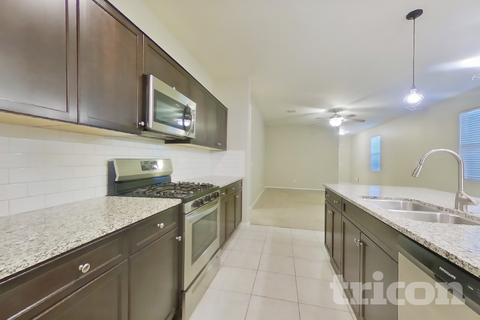30907 W Amelia Avenue photo 5