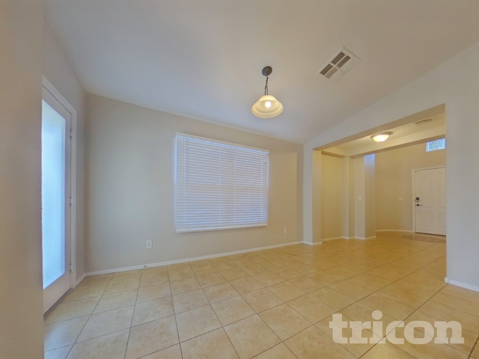 30266 W Earll Drive photo 4