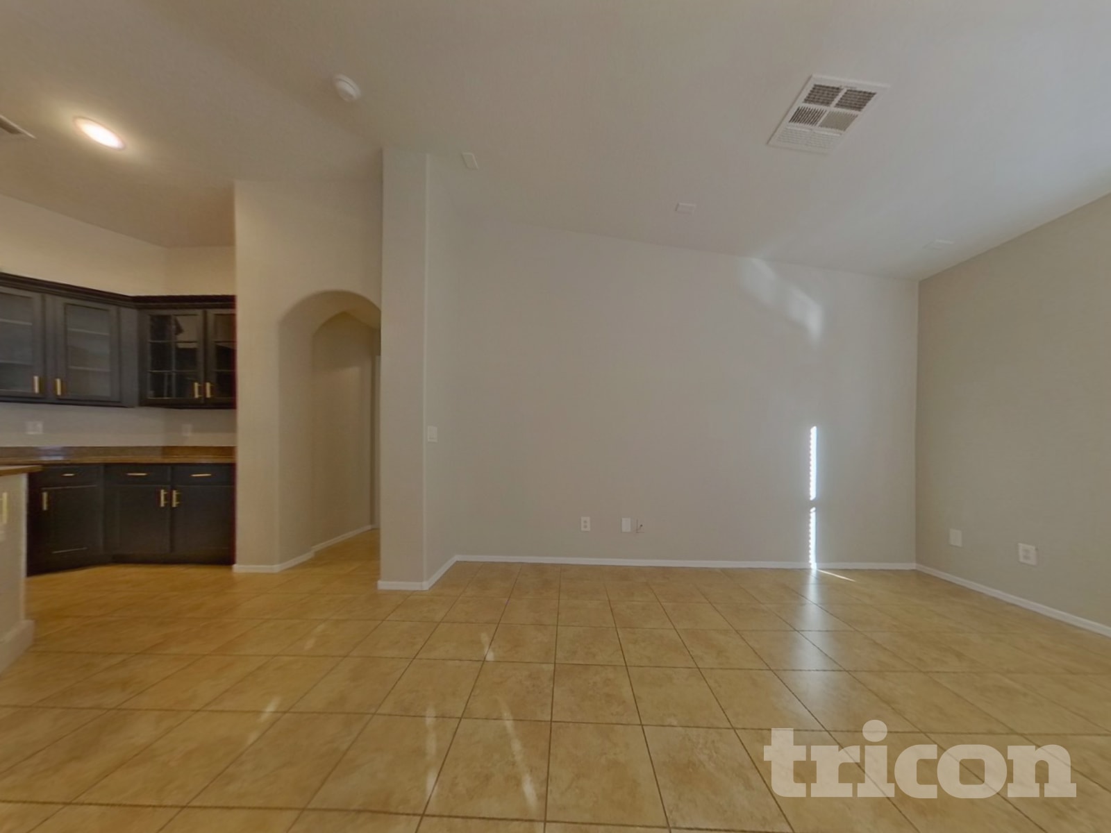 30266 W Earll Drive photo 2