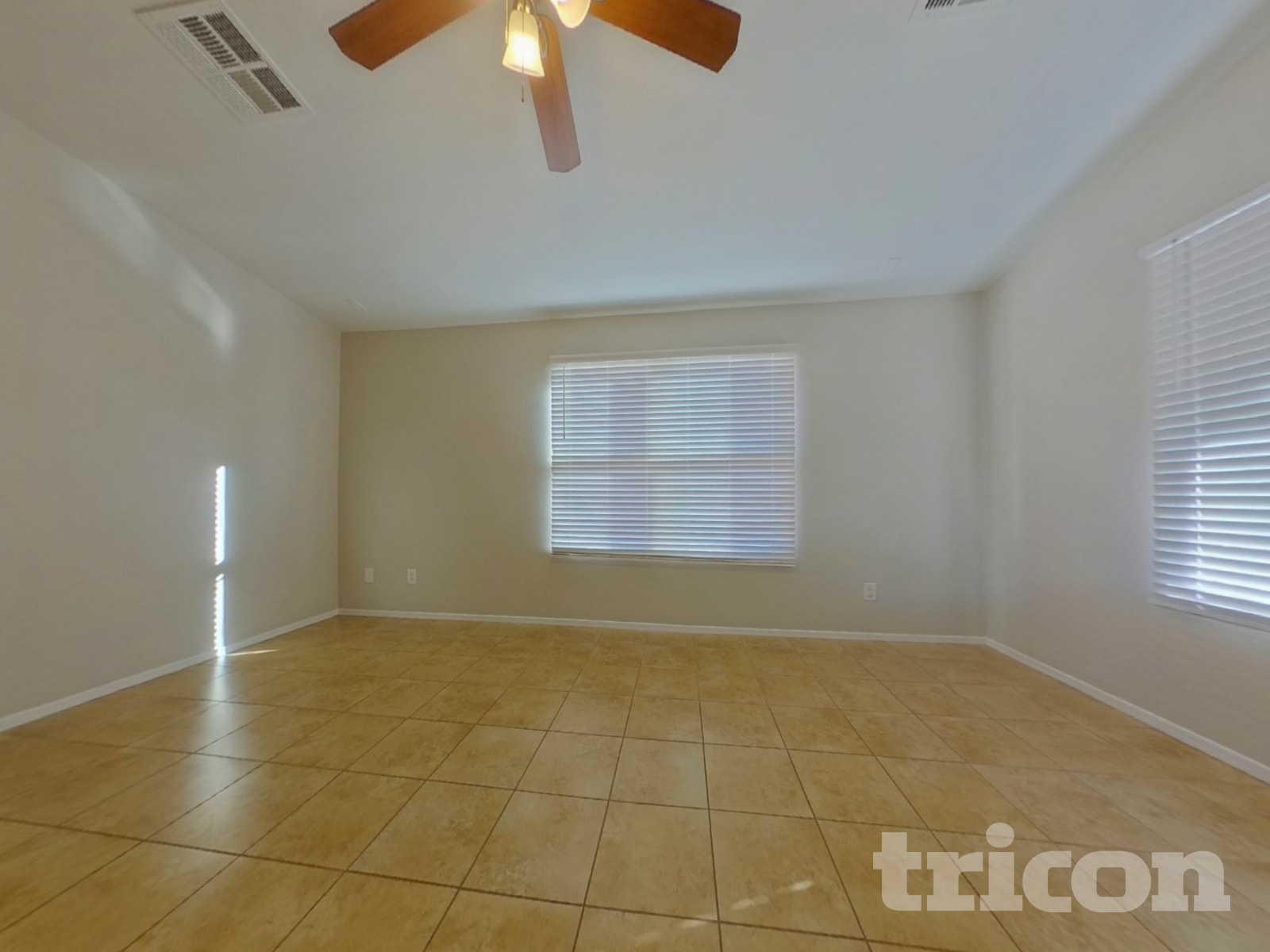 30266 W Earll Drive photo 3