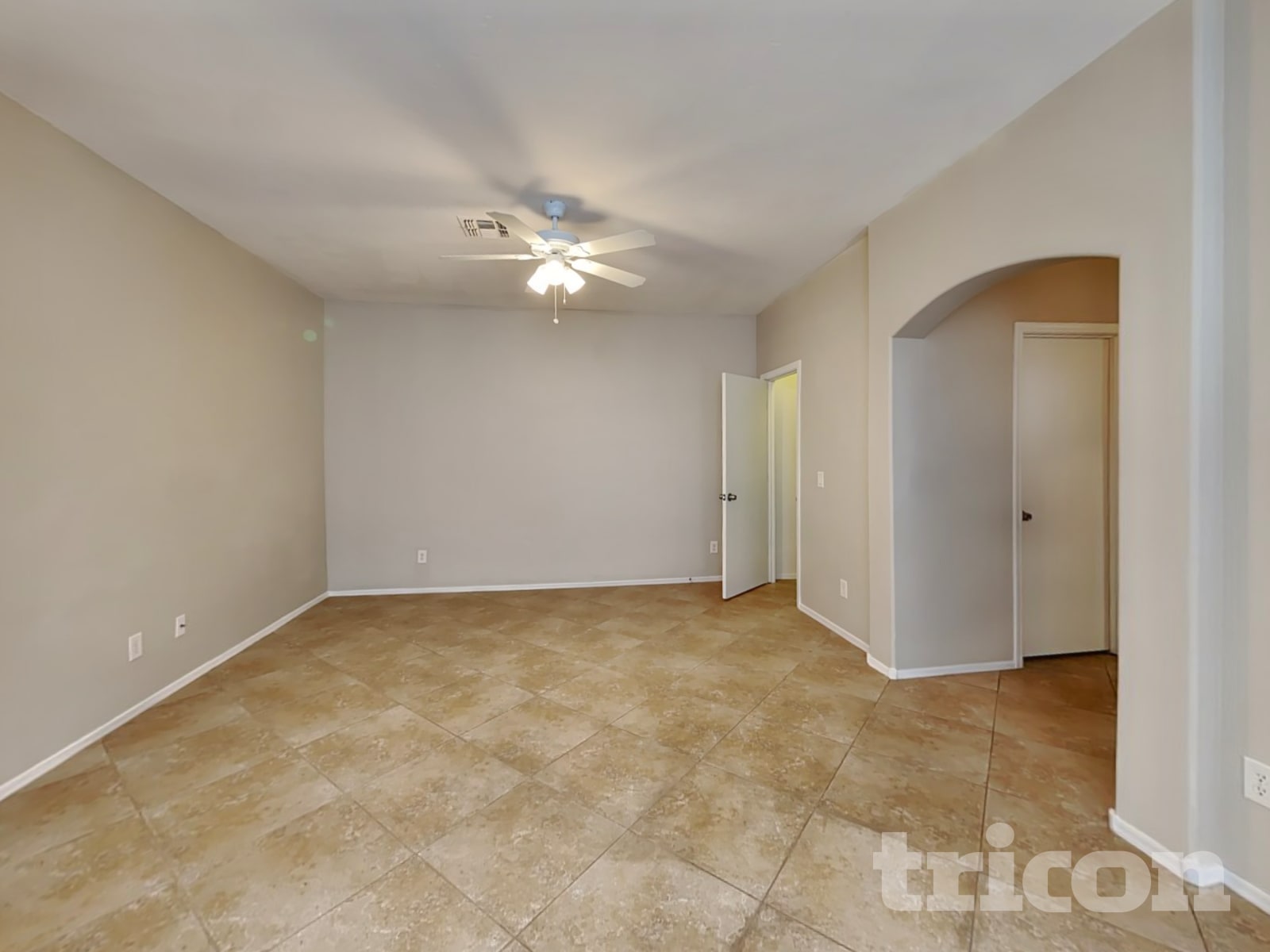 10041 W William Street photo 5