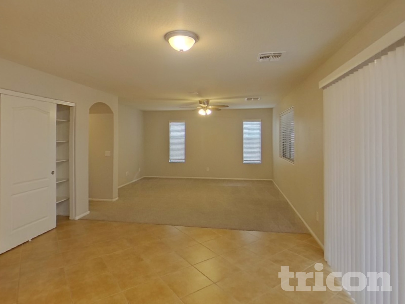 21131 N Danielle Avenue photo 4