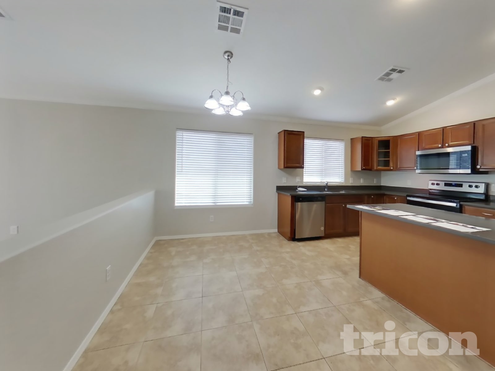1312 E Elm Road photo 4