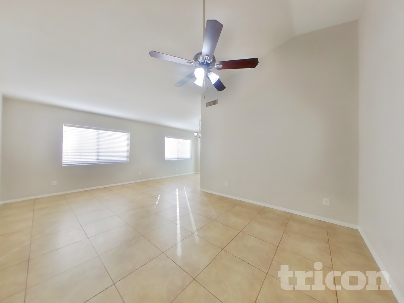 12911 W Voltaire Avenue photo 5