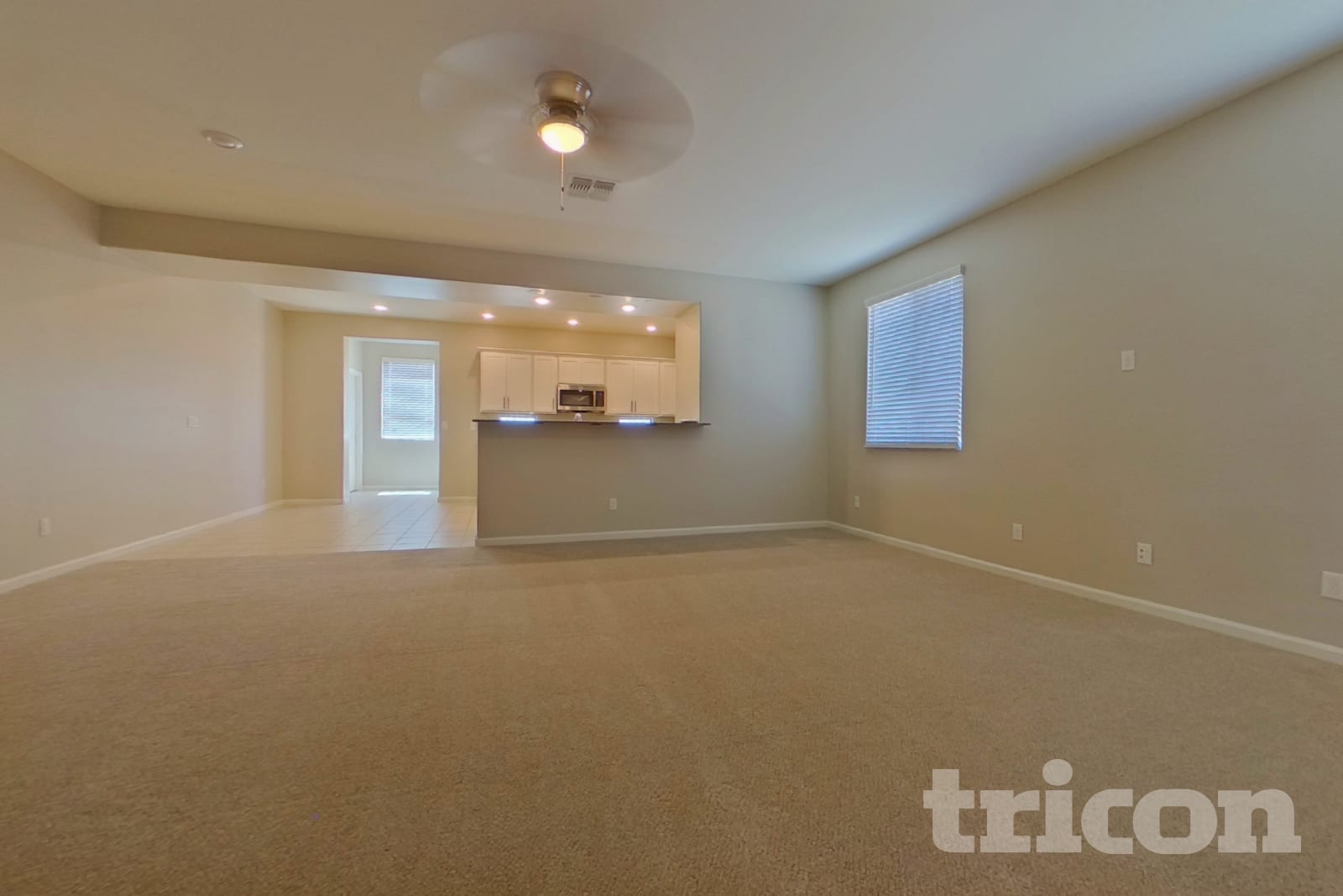 589 202Nd Lane photo 2