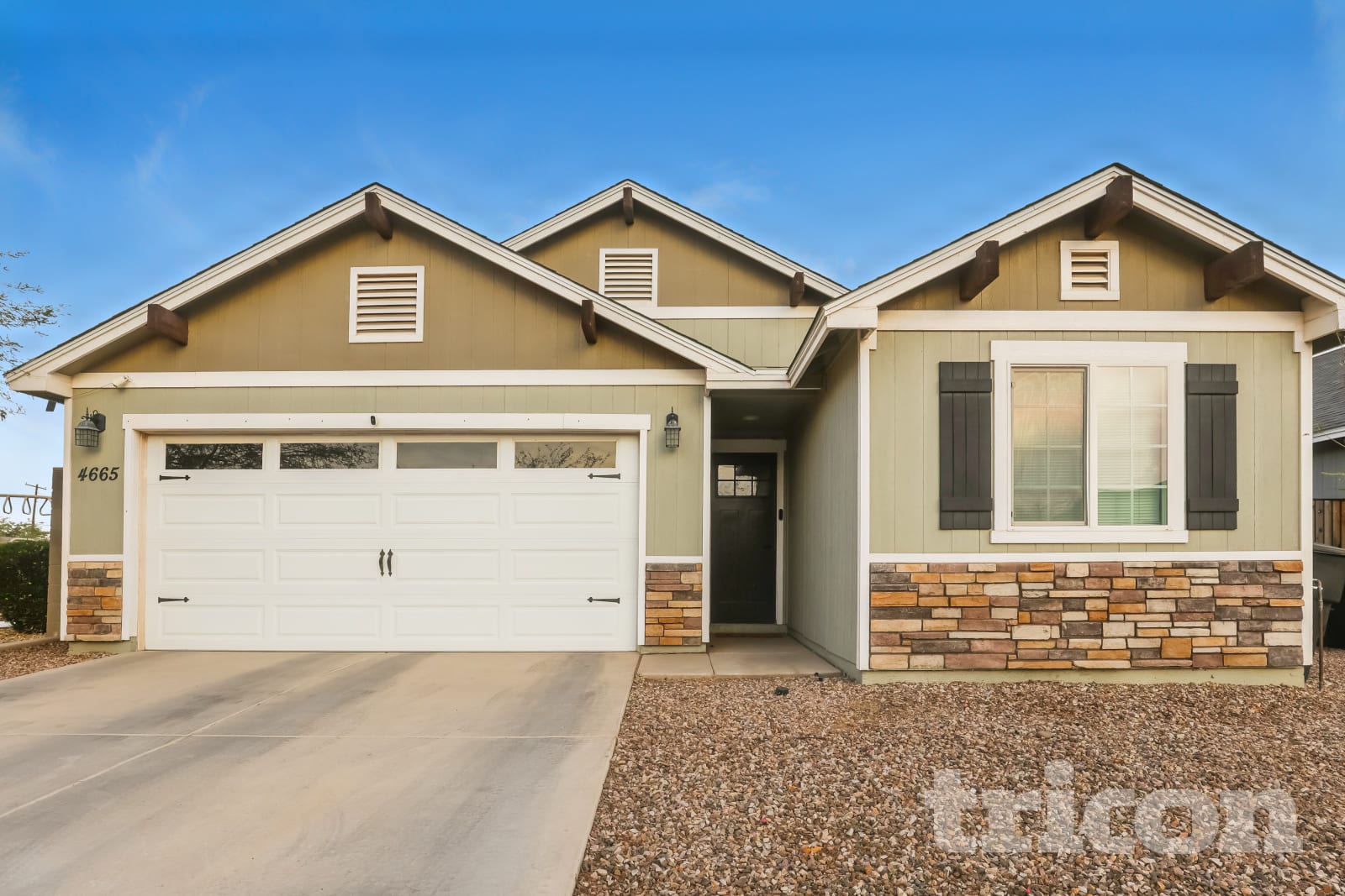 4665 S 38th Ln Phoenix, AZ 85041 photo 2