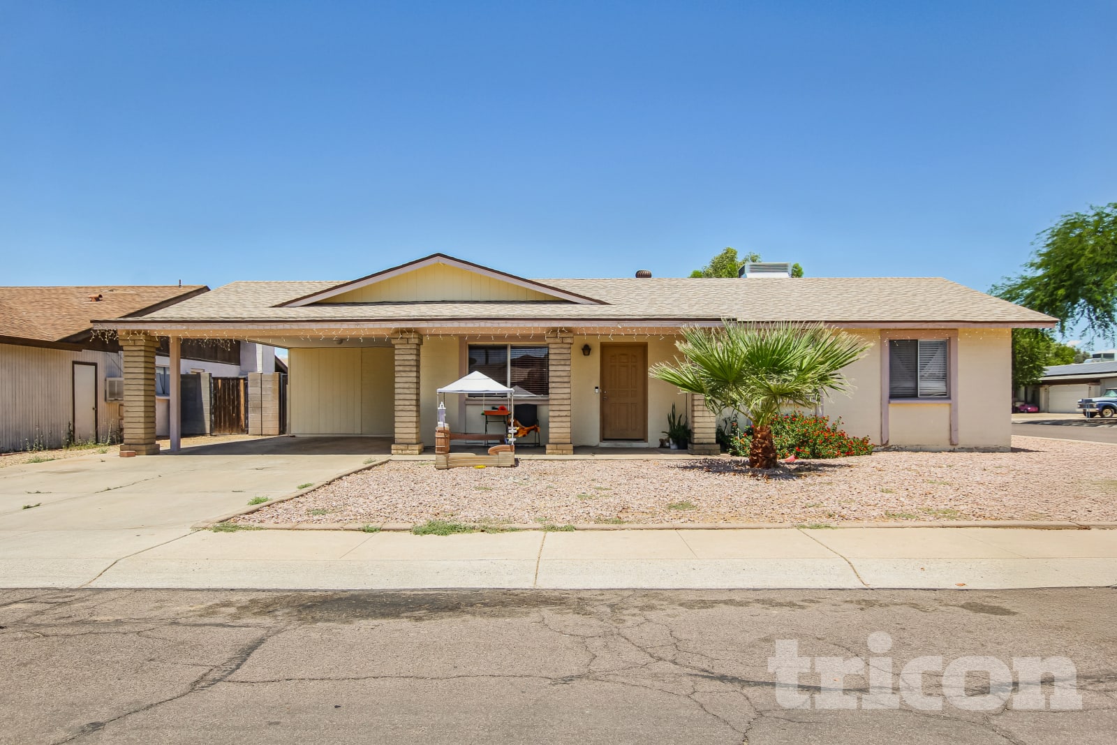 222 W Topeka Dr Phoenix, AZ 85027 photo 2