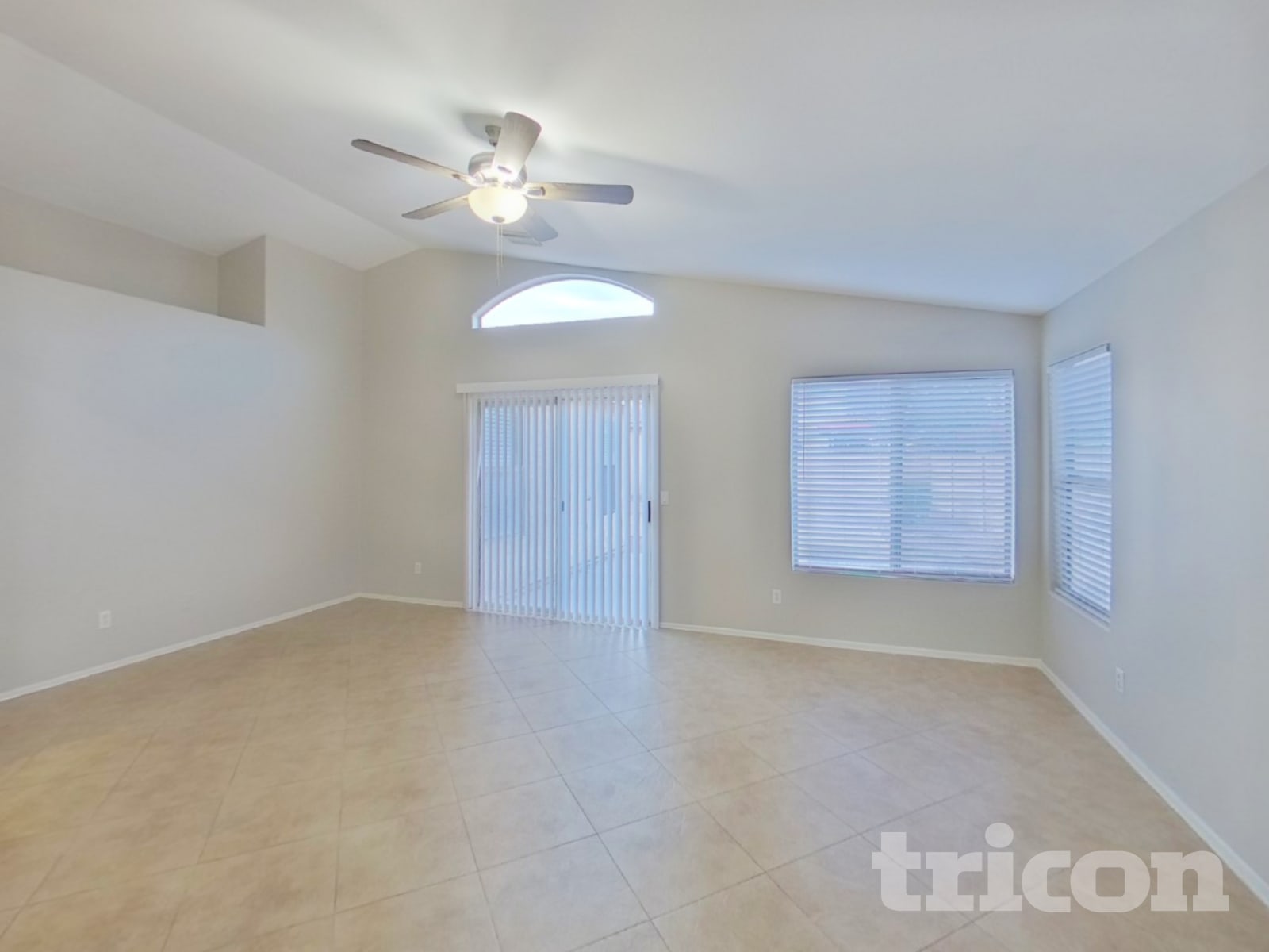 1612 E Barbarita Ave photo 2