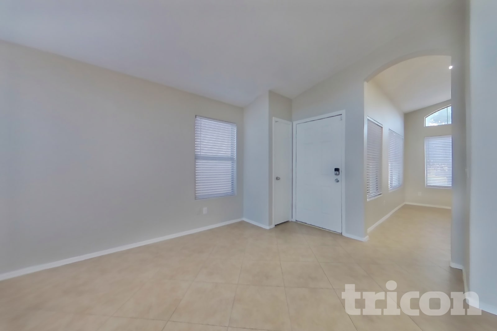 1612 E Barbarita Ave photo 2