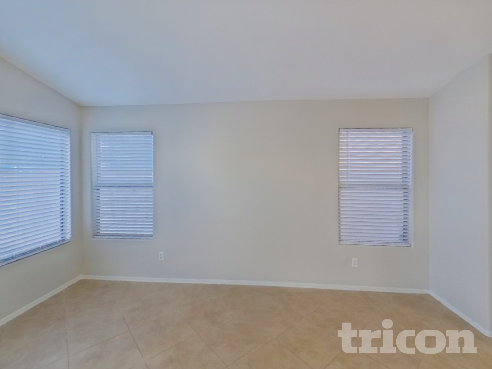 1612 E Barbarita Ave photo 3