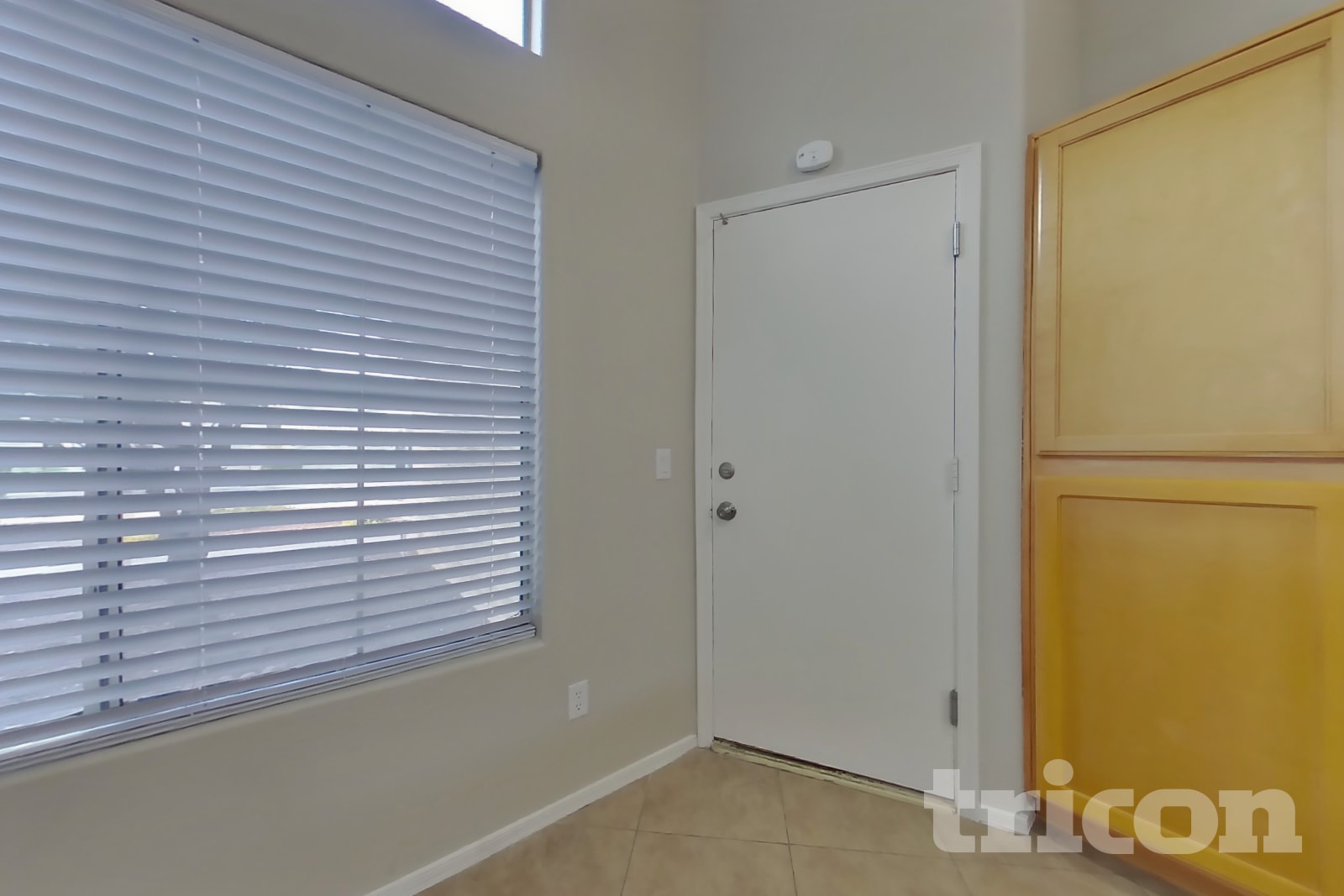 1612 E Barbarita Ave photo 4