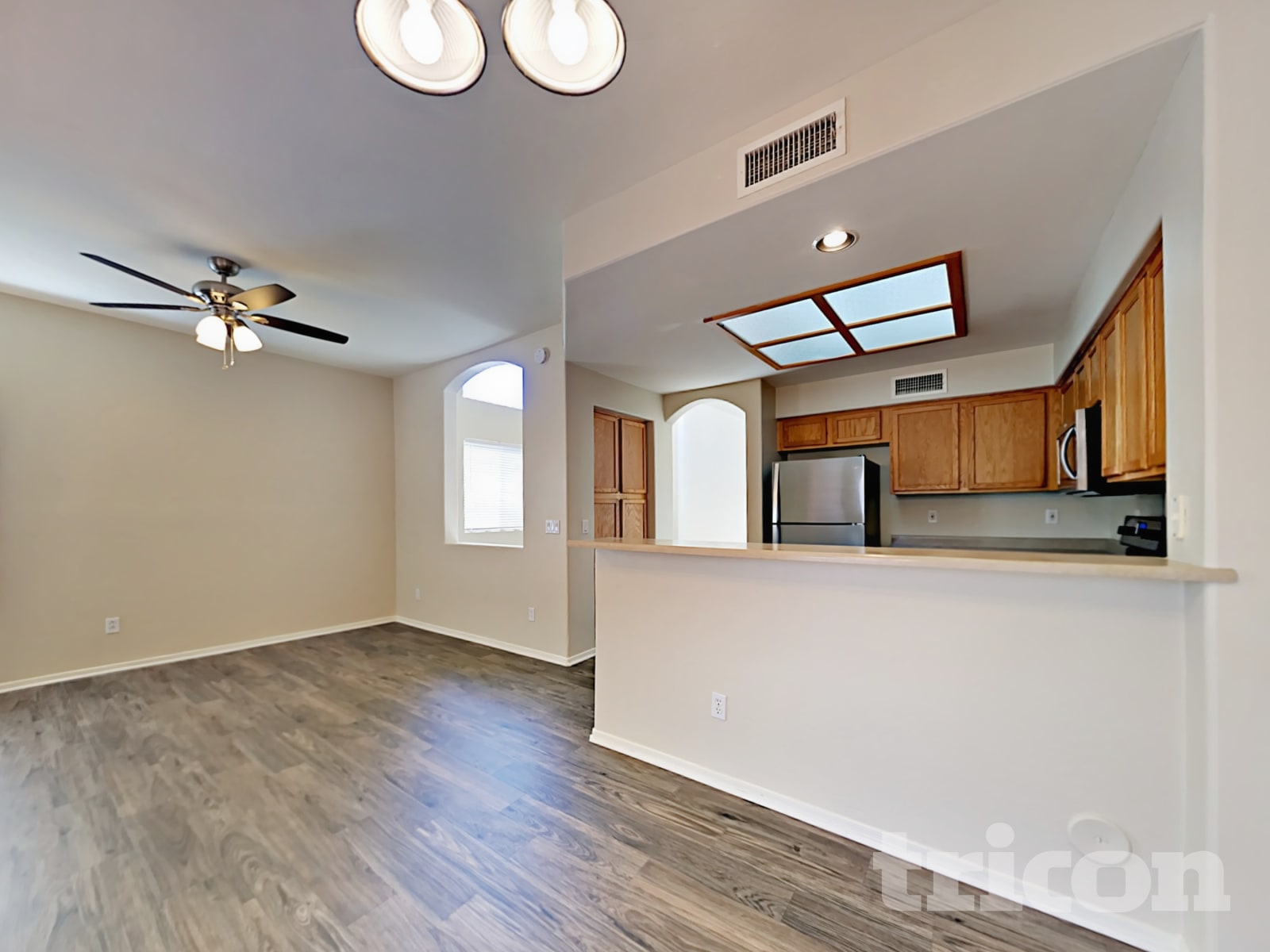 10508 W Coronado Road photo 4