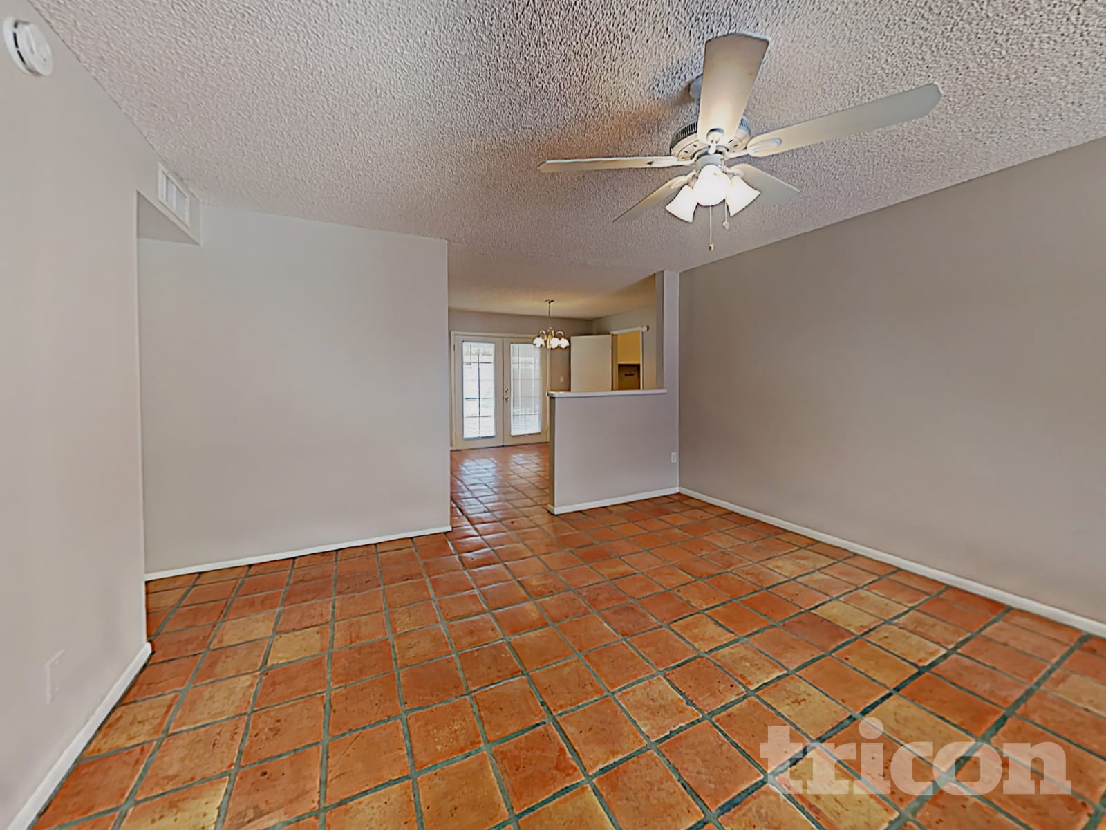 1246 E Barbara Drive photo 4