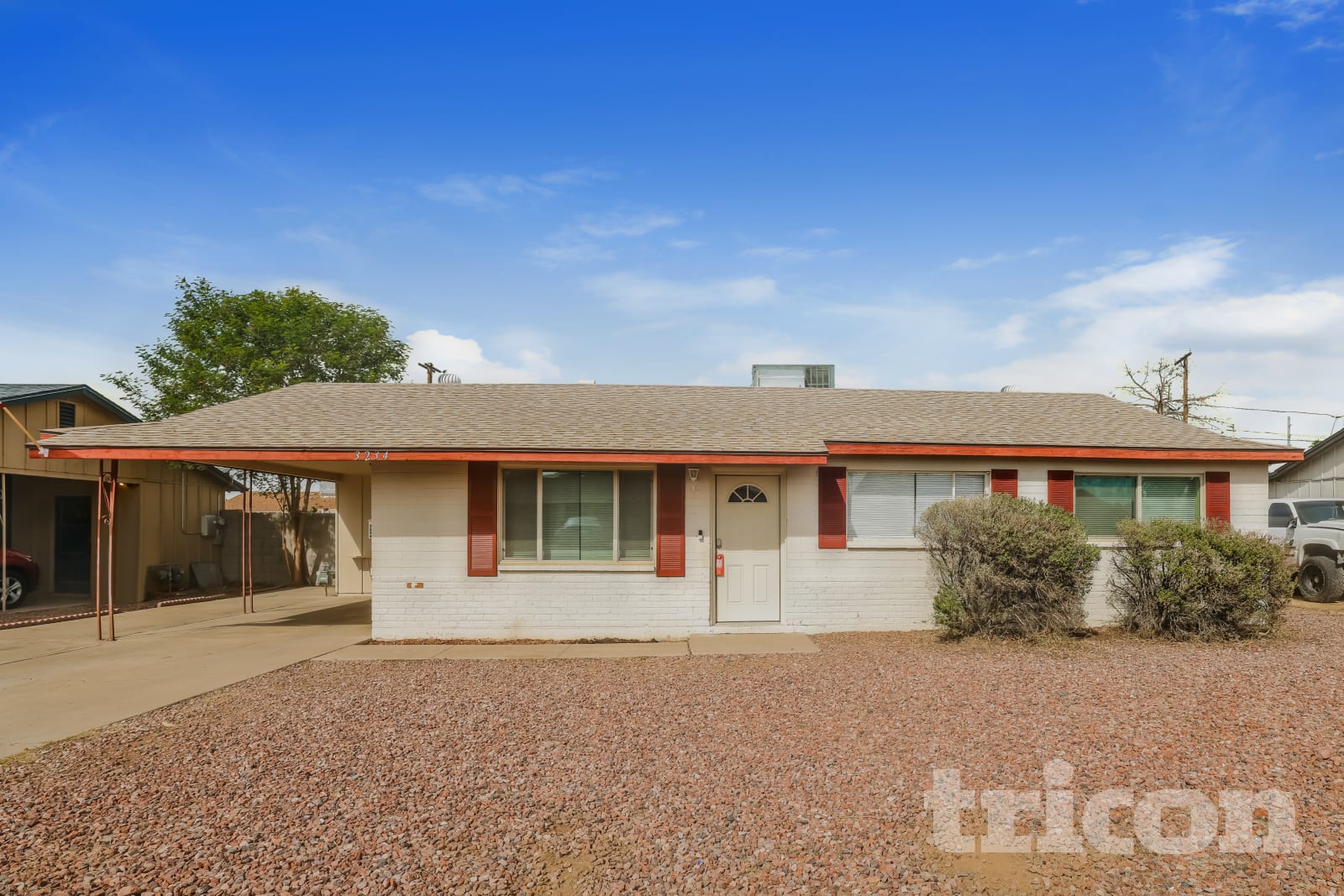 3234 W Larkspur Dr Phoenix, AZ 85029 photo 2