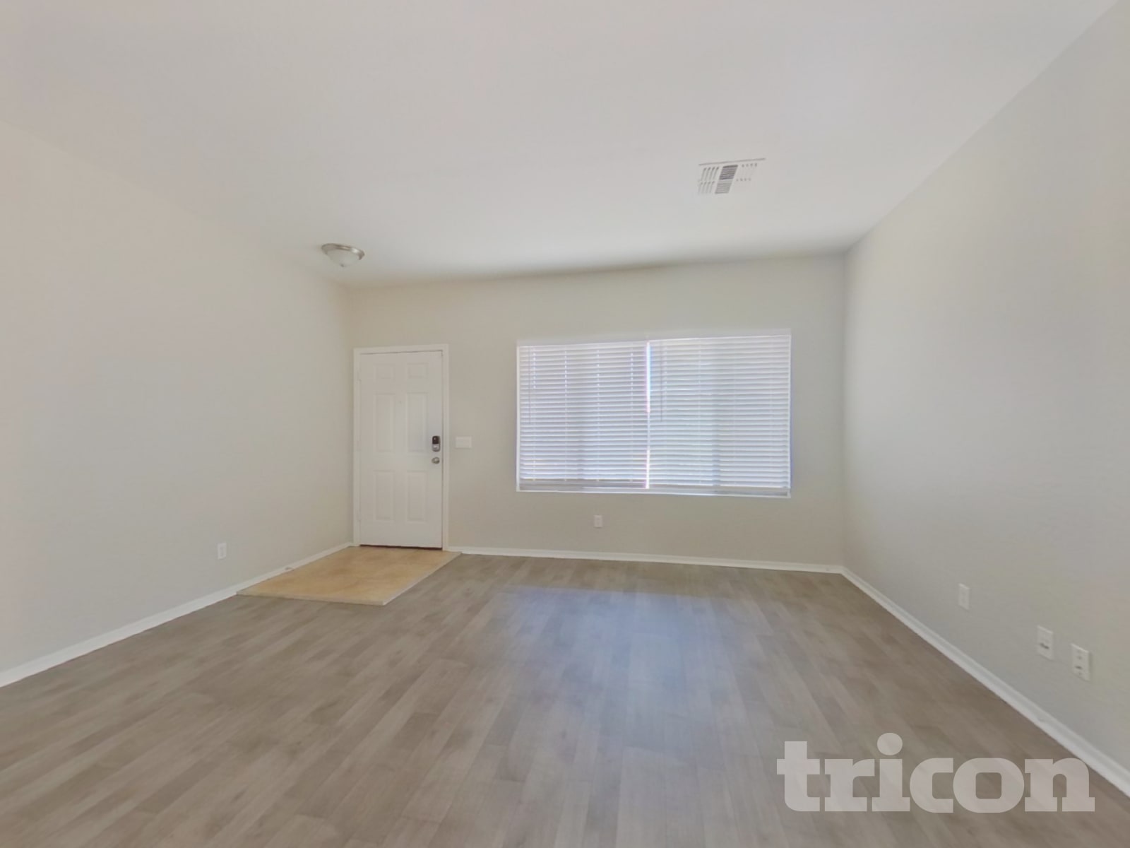 6923 S 50th Drive photo 4