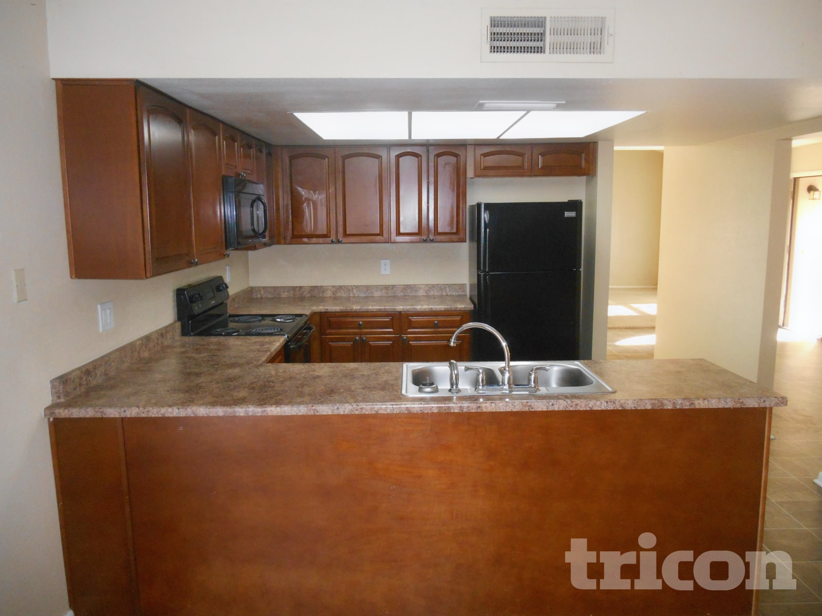10608 N 39th Avenue photo 5