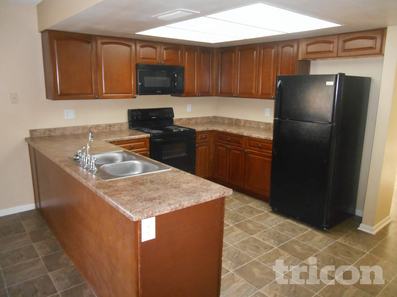 10608 N 39th Avenue photo 4