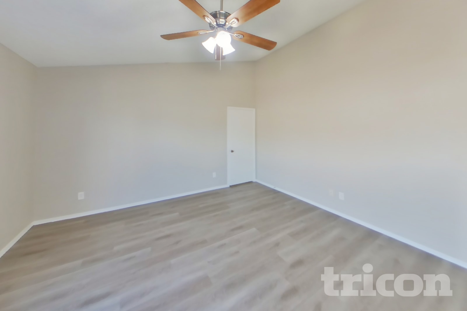 7244 W Cameron Drive photo 4