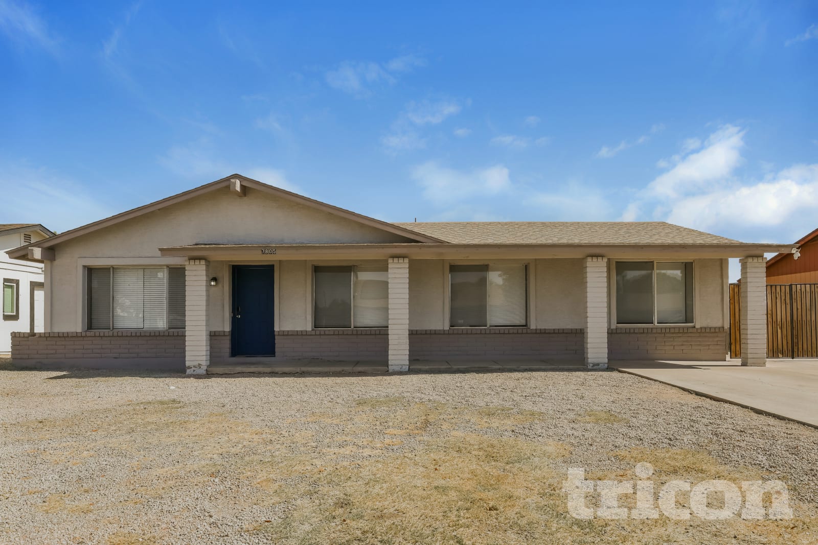 7805 W Cora Ln Phoenix, AZ 85033 photo 2
