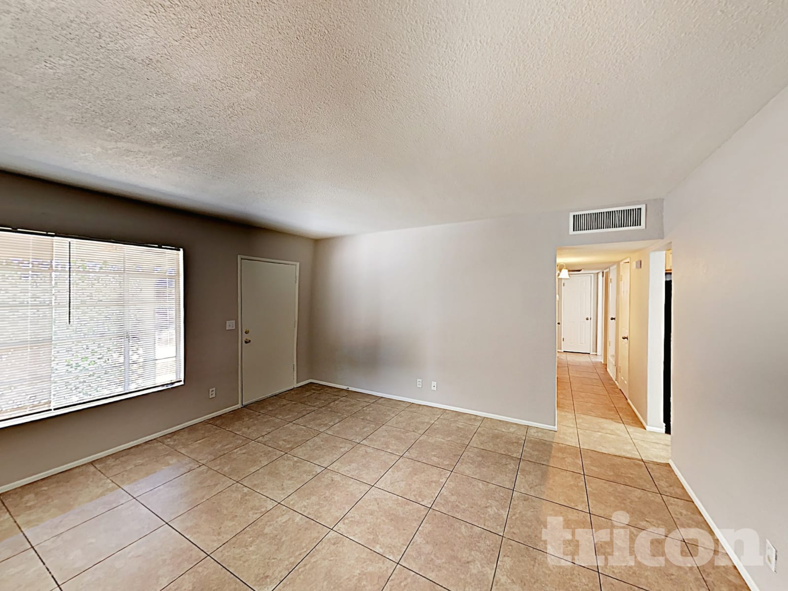667 W Ivanhoe Street photo 3