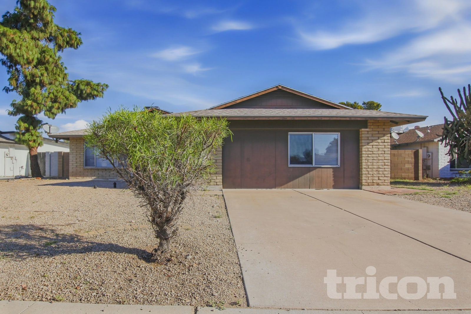 5526 W Angela Drive photo 2