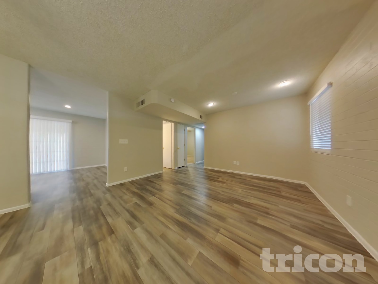 4241 N 73rd Ln Phoenix, AZ 85033 photo 4