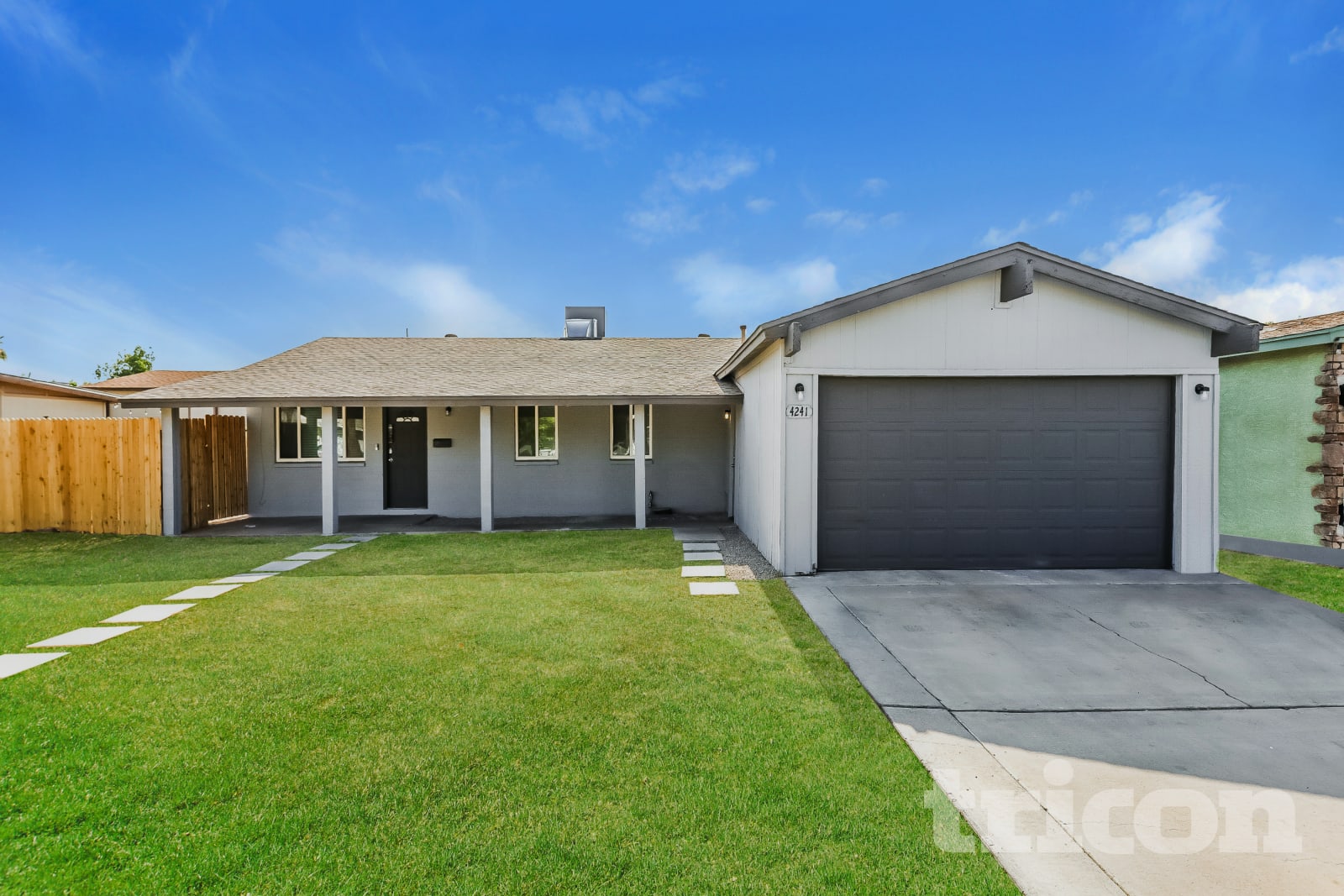 4241 N 73rd Ln Phoenix, AZ 85033 photo 2