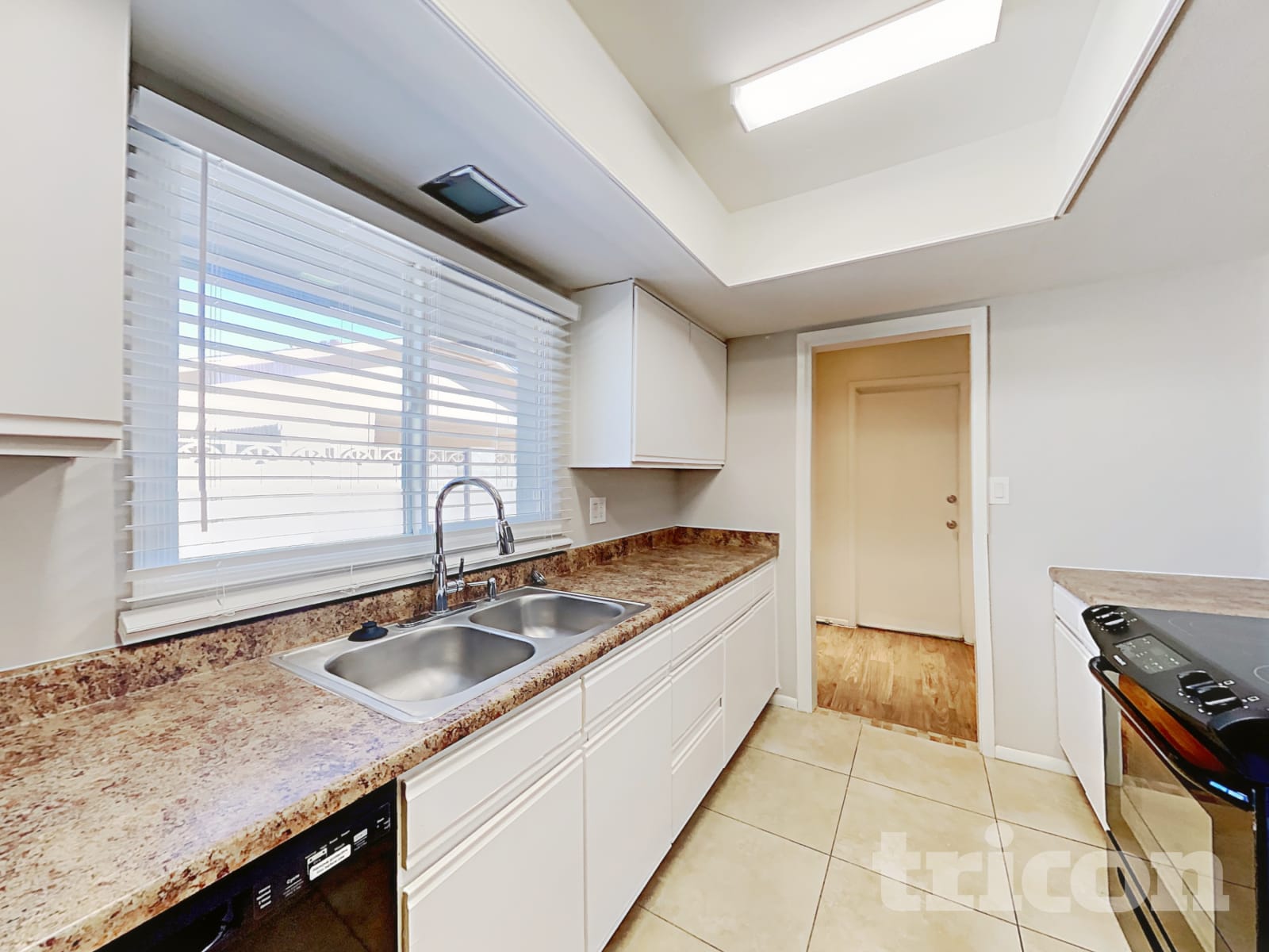3424 W Acoma Drive photo 4