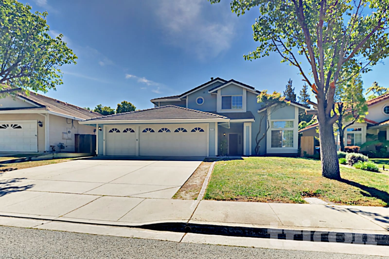4716 Hunter Peak Court photo 2