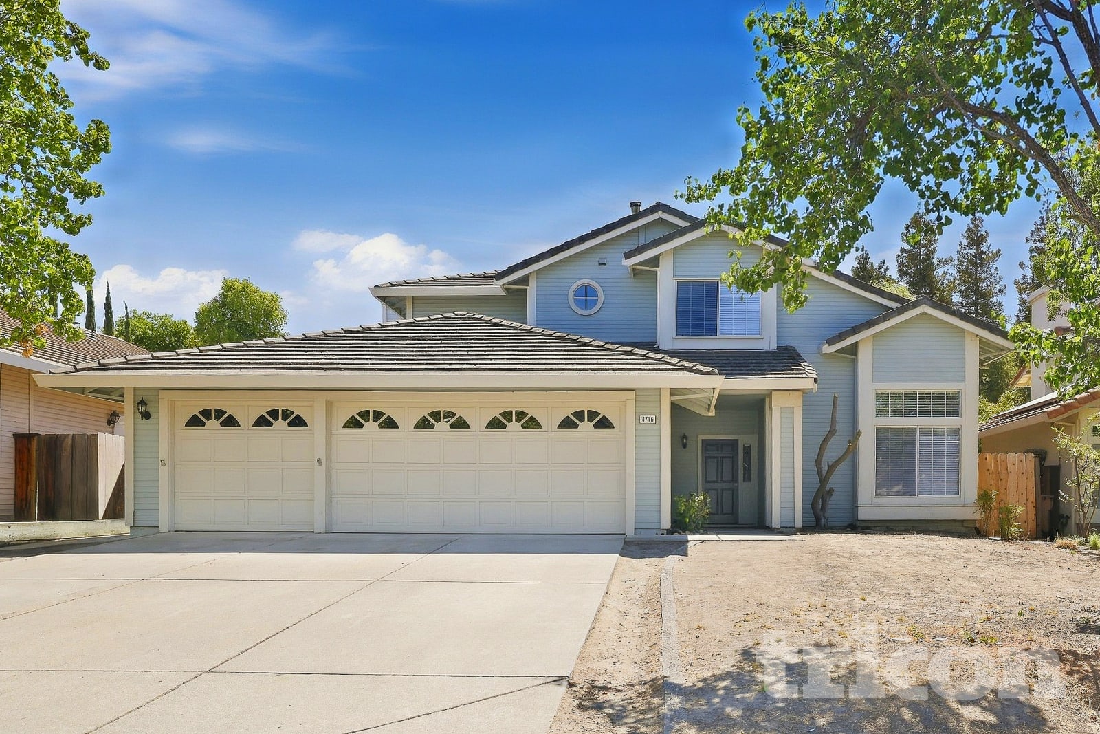4716 Hunter Peak Court
