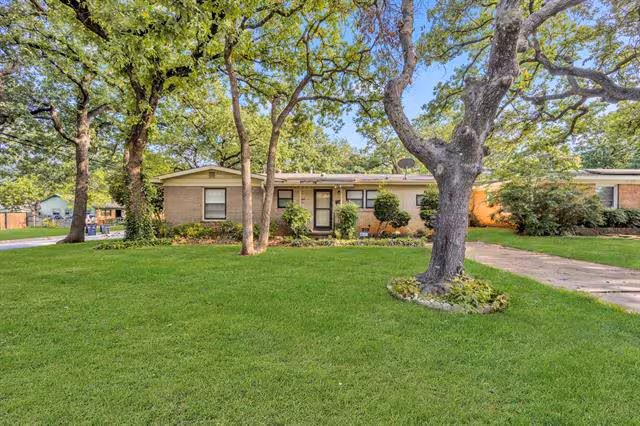 6324 Woodbine Dr Fort Worth, TX 76112 photo 2