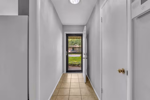6324 Woodbine Dr Fort Worth, TX 76112 photo 3