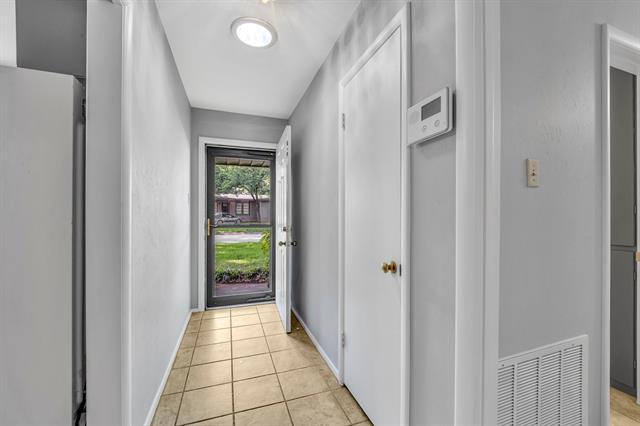 6324 Woodbine Dr Fort Worth, TX 76112 photo 4