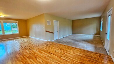 Beautiful 3 Bed 2 Bath Rambler in Beautiful Redmond photo 4
