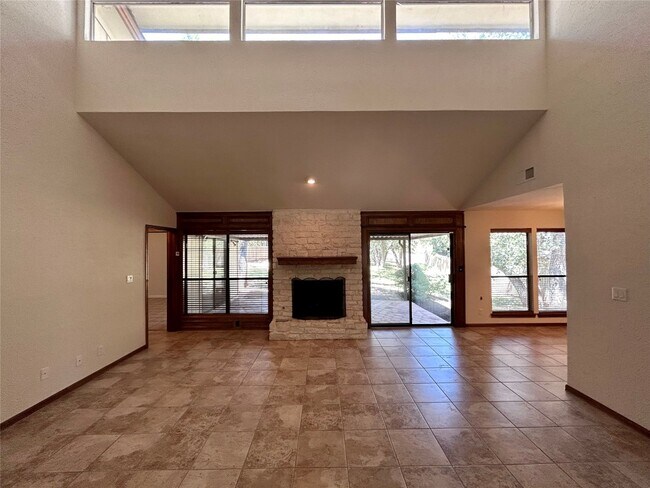 6802 Township Trail Austin, TX 78759 photo 4