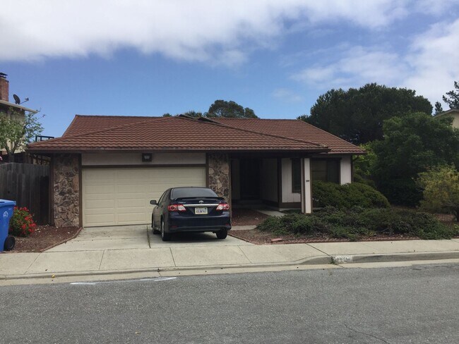 119 Donna Ct Santa Cruz, CA 95060 photo 3