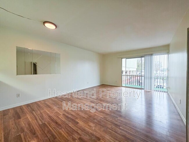 490 4th Ave Chula Vista, CA 91910 photo 3