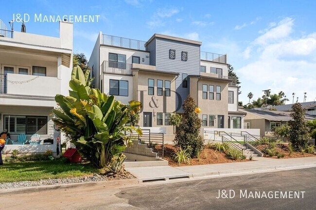 1932 Broadway St Oceanside, CA 92054 photo 4