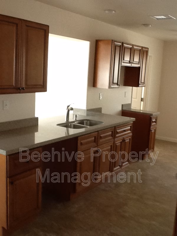 5827 Colby St Mesa, AZ 85205 photo 2