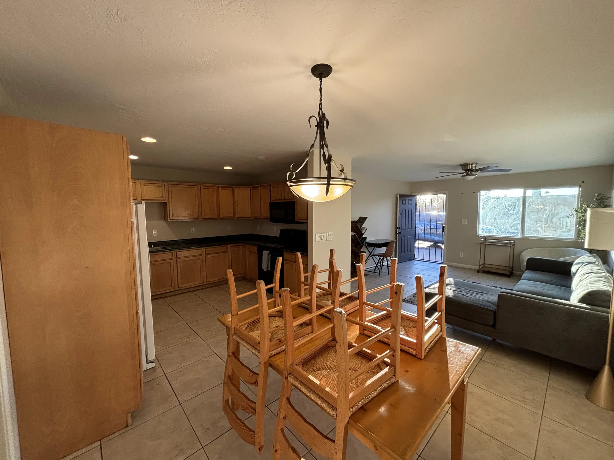 8527 N 31st Dr Phoenix, AZ 85051 photo 4
