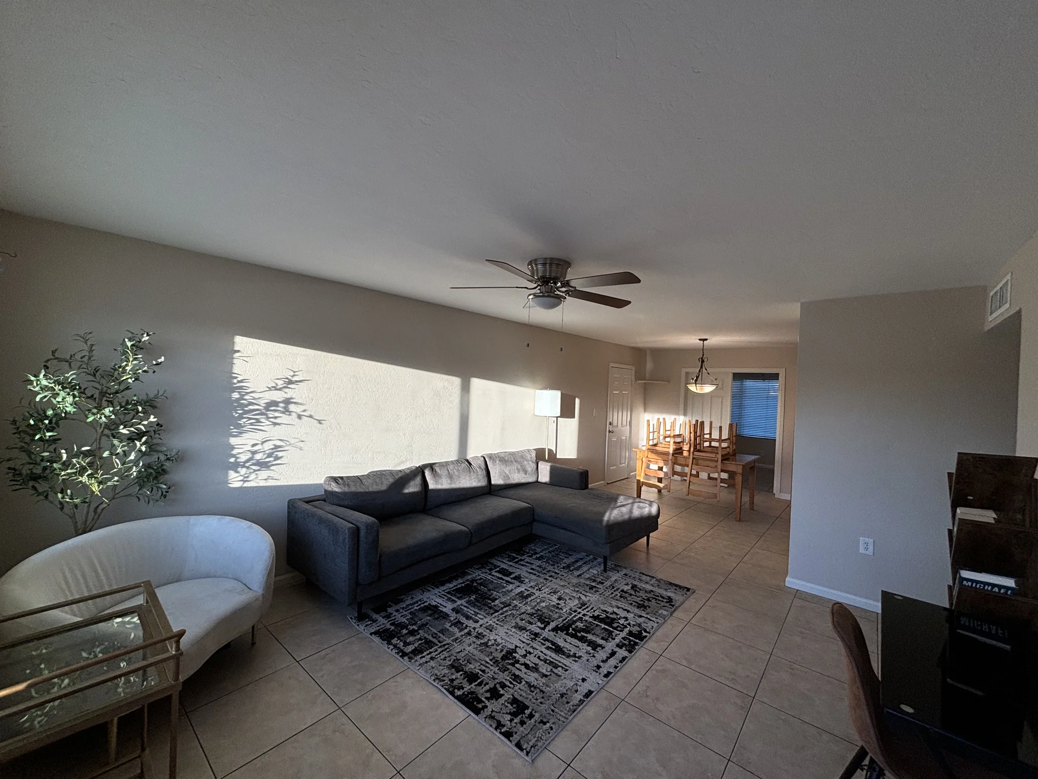 8527 N 31st Dr Phoenix, AZ 85051 photo 2