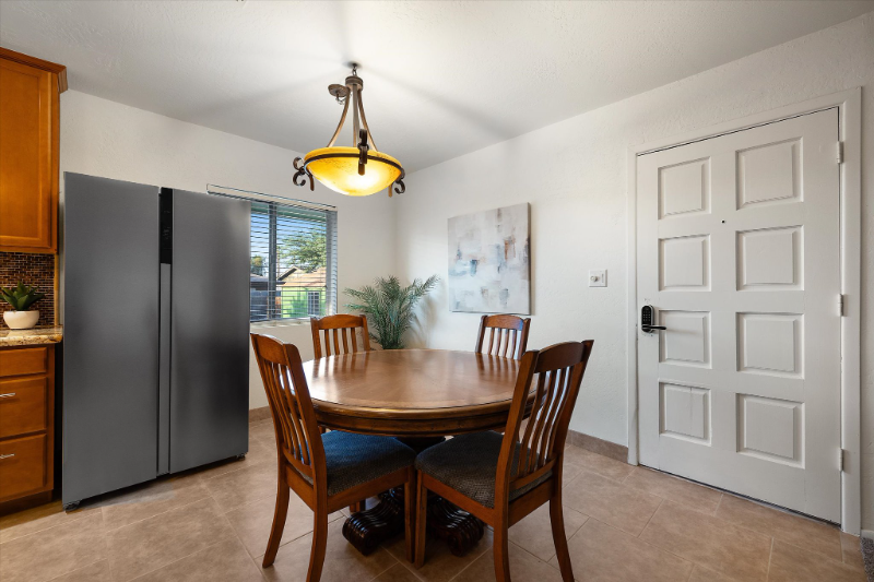 Single Occupant Room for Rent in a 3 Full Bathroom 2400 sq ft House photo 4