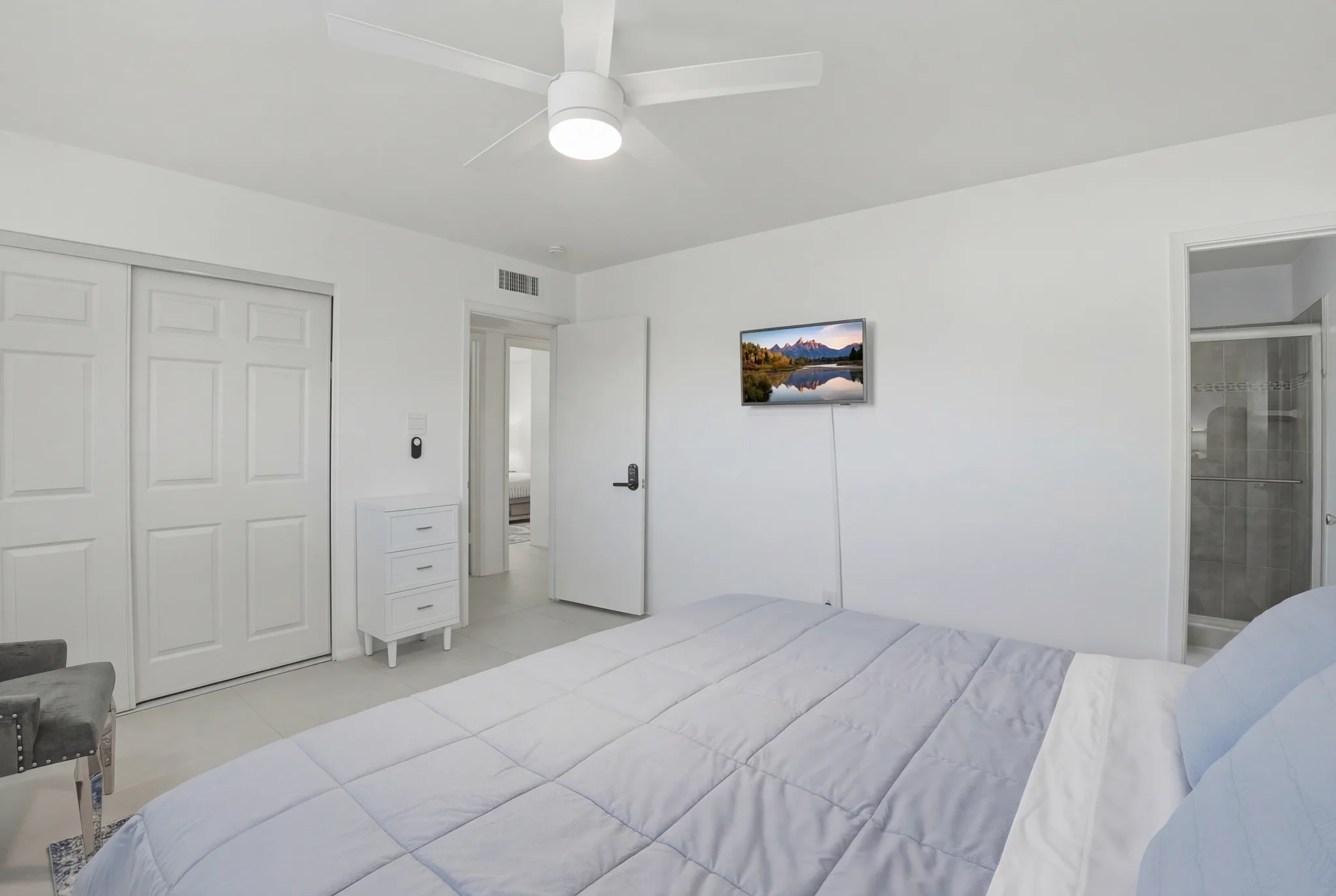 313 E Riviera Dr Tempe, AZ 85282 photo 3