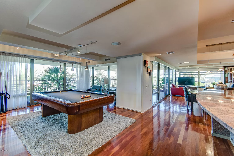 Gorgeous 3 bedroom 2 bath fully furnished photo 3