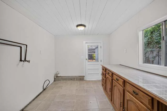  SINGLE FAMILY HOME FOR RENT  photo 5