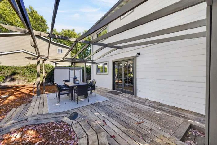  SINGLE FAMILY HOME FOR RENT  photo 2