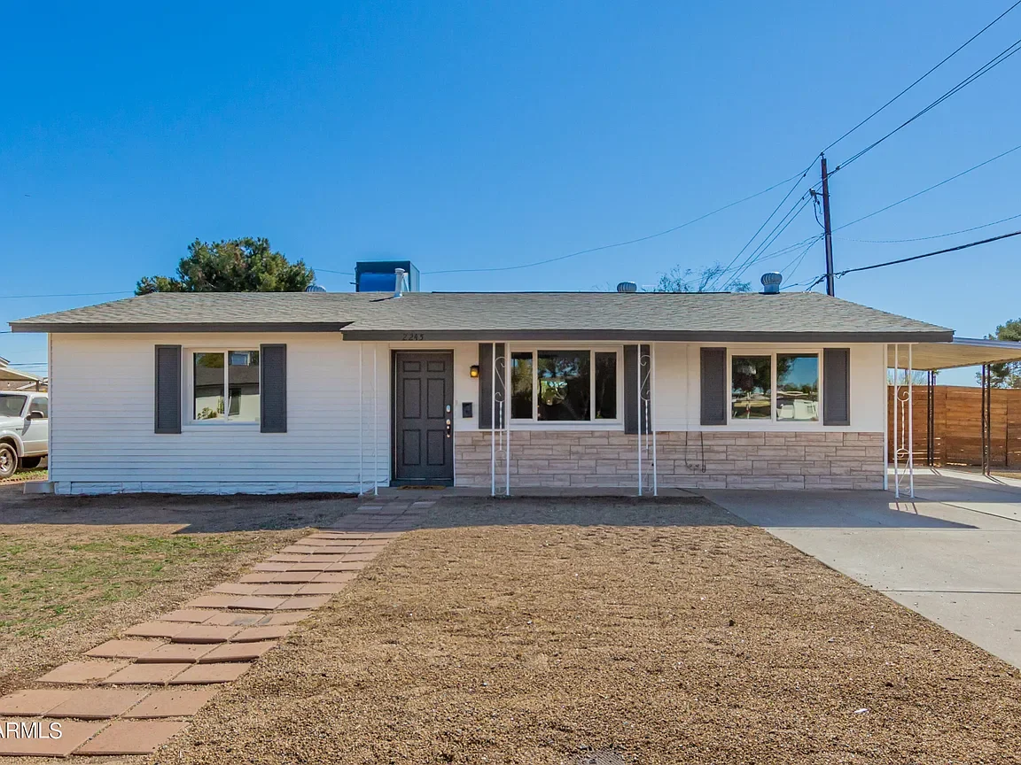 2245 W Laurel Ln Phoenix, AZ 85029 photo 2