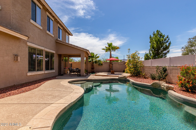 18096 W Paradise Ln Surprise, AZ 85388