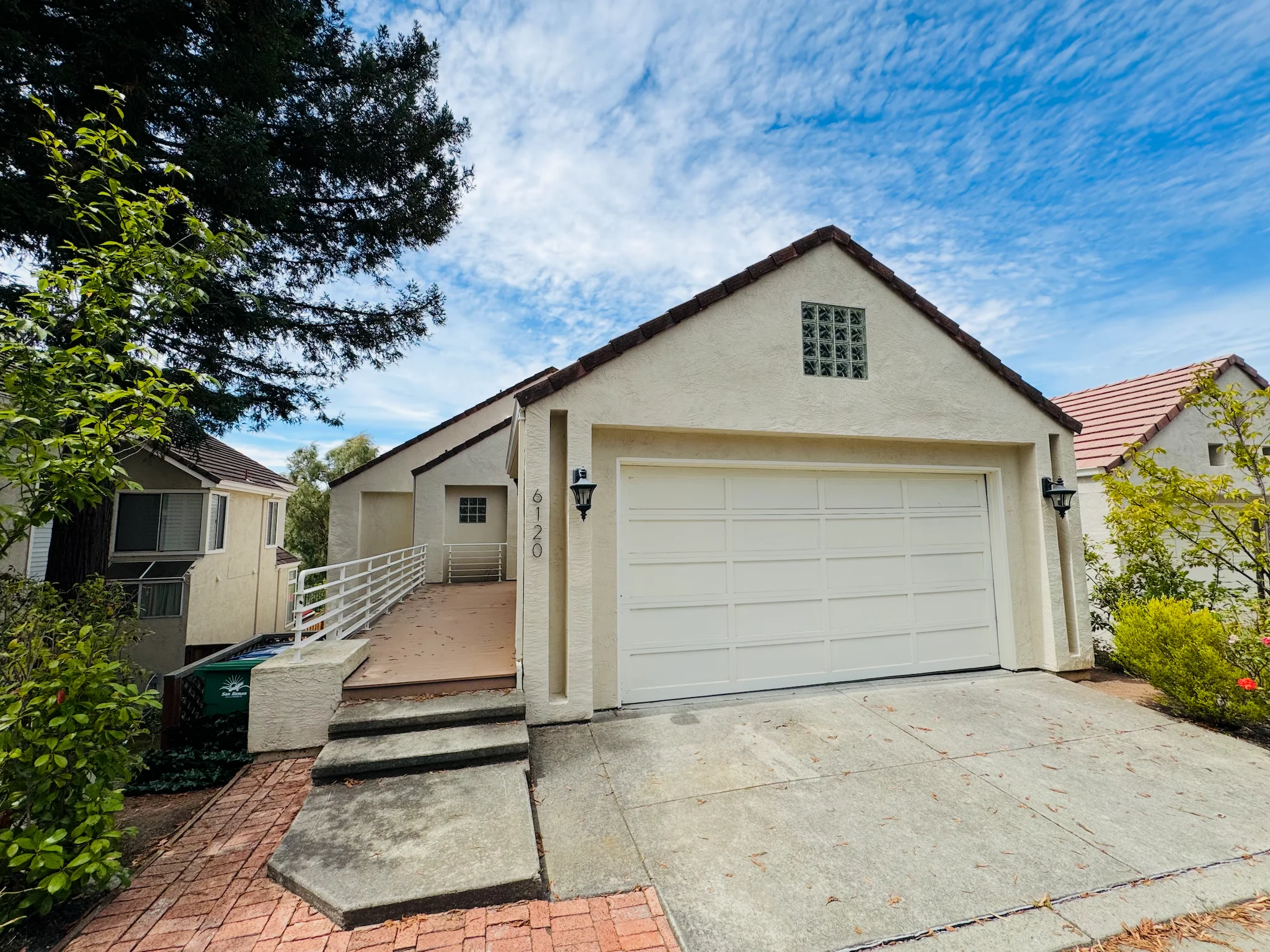 6120 Lakeview Cir photo 3