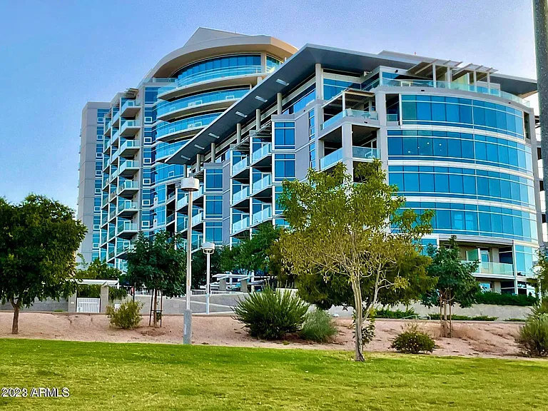 Tempe - 2 bed/2 bath on the Lake - Some utilities included! 2 parking spaces! ASU photo 2